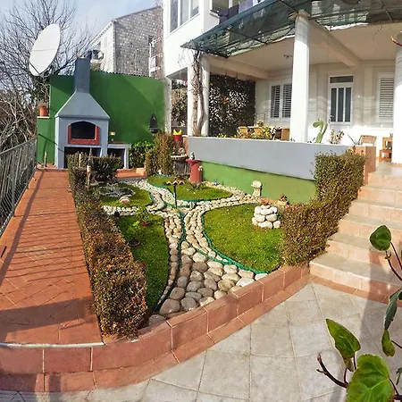 Rock Palace Apartment
