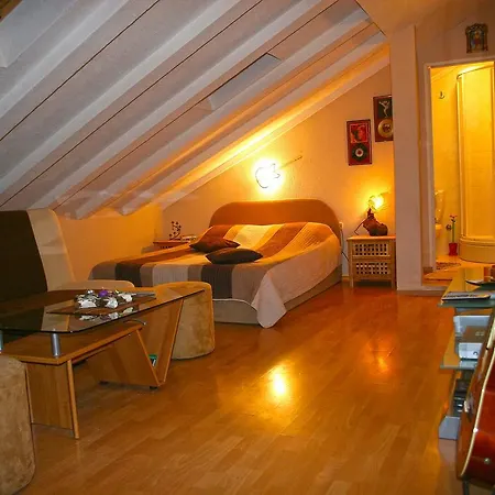 Apartment Rock Palace