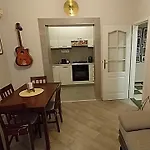 Rock Palace Apartman *
