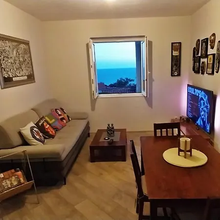 Apartment Rock Palace
