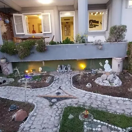 Apartment Rock Palace